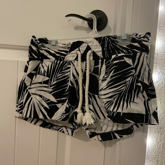 roxy board shorts - Picture 1 of 3